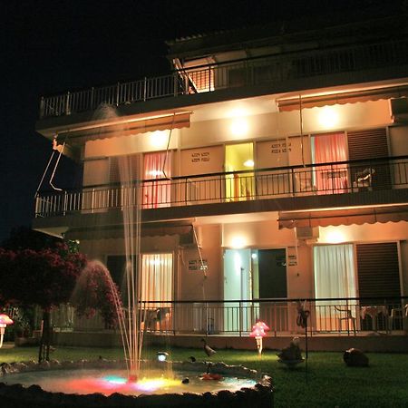 Akrogiali Beach Rooms Amarynthos Eksteriør billede