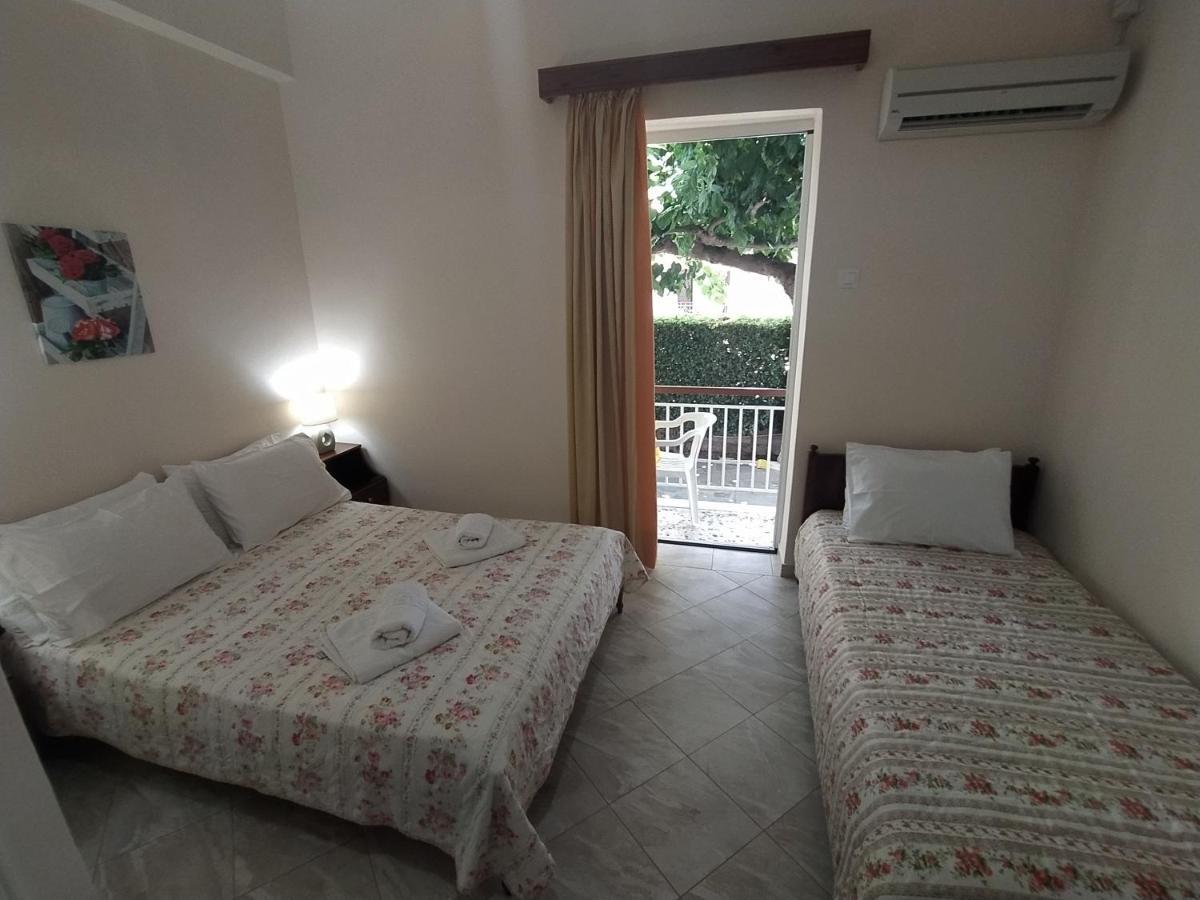 Akrogiali Beach Rooms Amarynthos Eksteriør billede