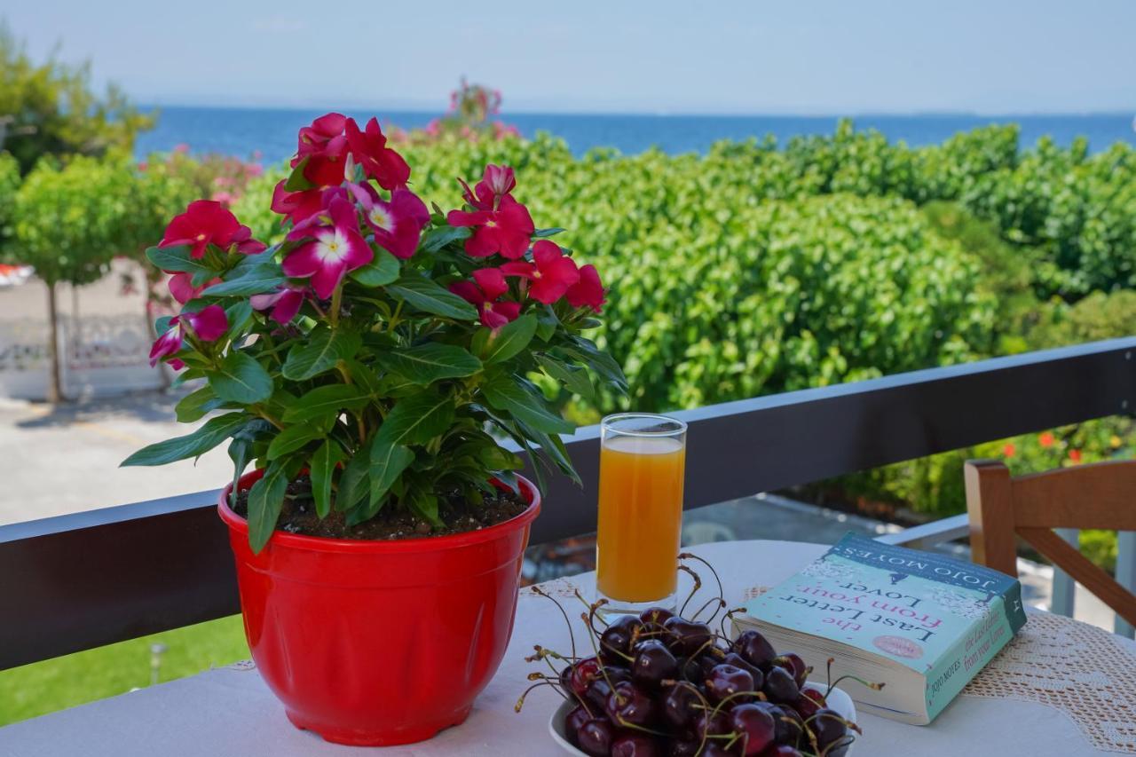 Akrogiali Beach Rooms Amarynthos Eksteriør billede