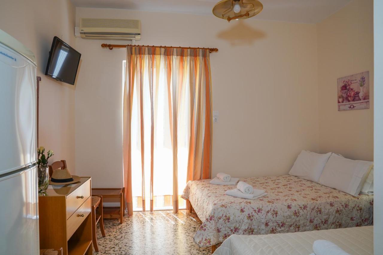 Akrogiali Beach Rooms Amarynthos Eksteriør billede