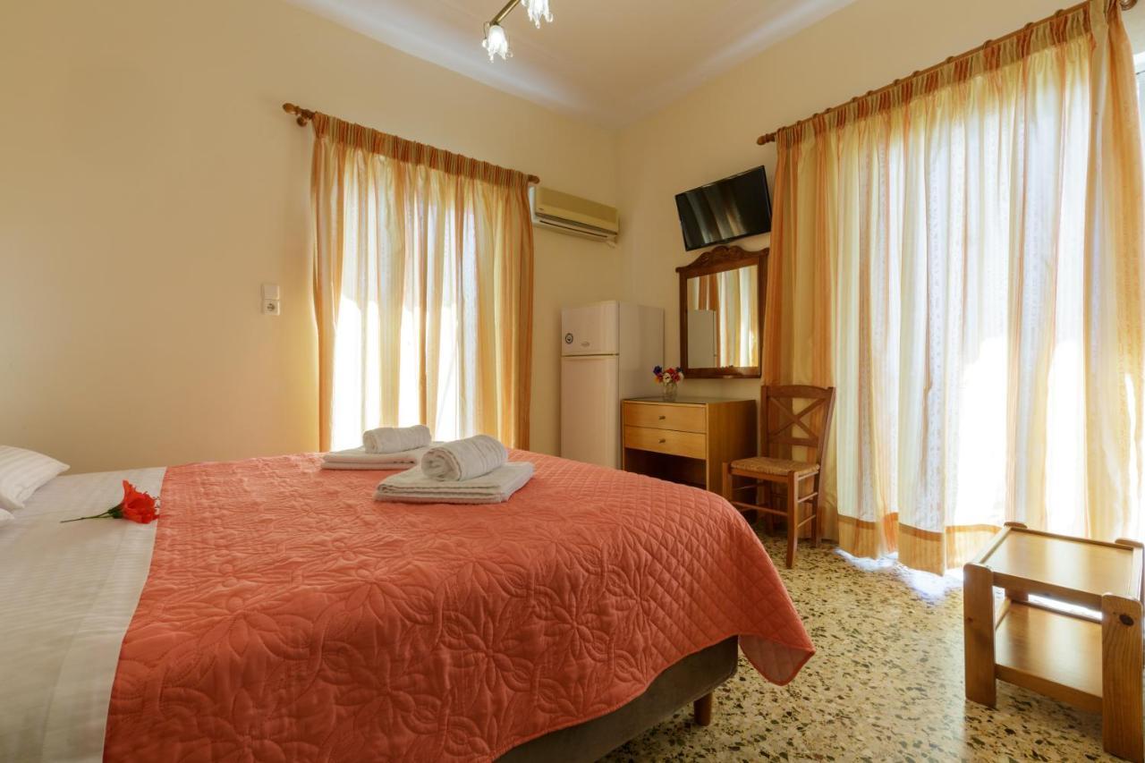 Akrogiali Beach Rooms Amarynthos Eksteriør billede