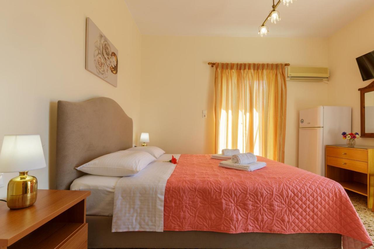 Akrogiali Beach Rooms Amarynthos Eksteriør billede