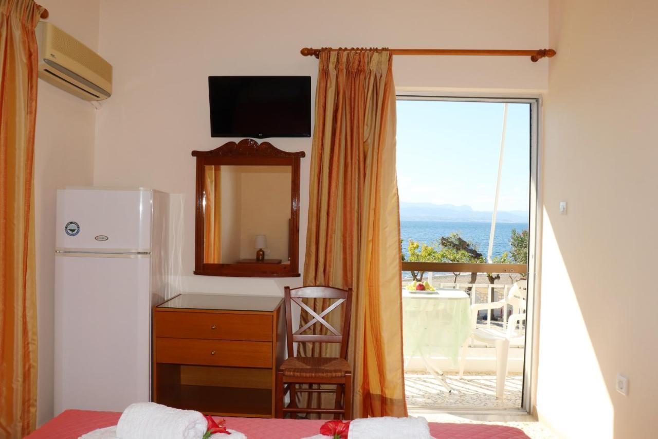 Akrogiali Beach Rooms Amarynthos Eksteriør billede