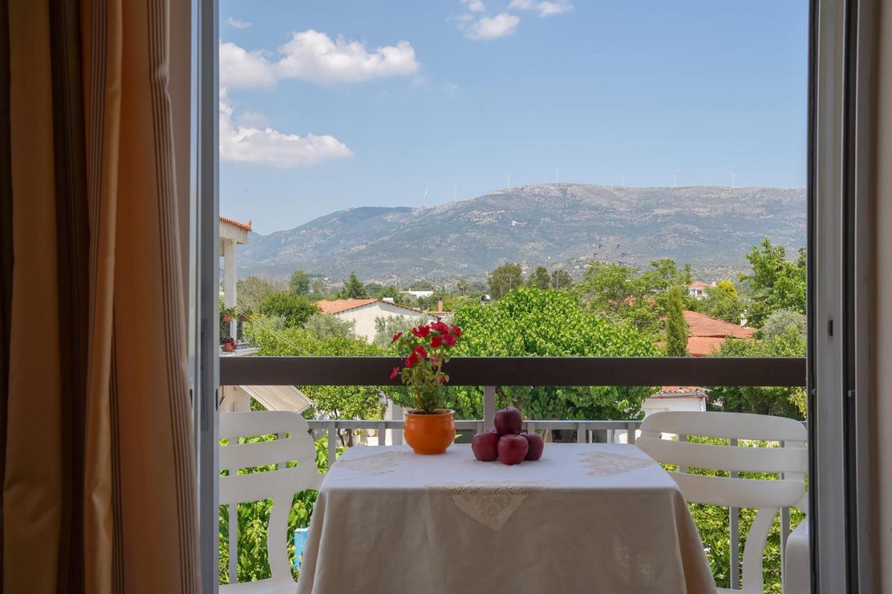 Akrogiali Beach Rooms Amarynthos Eksteriør billede