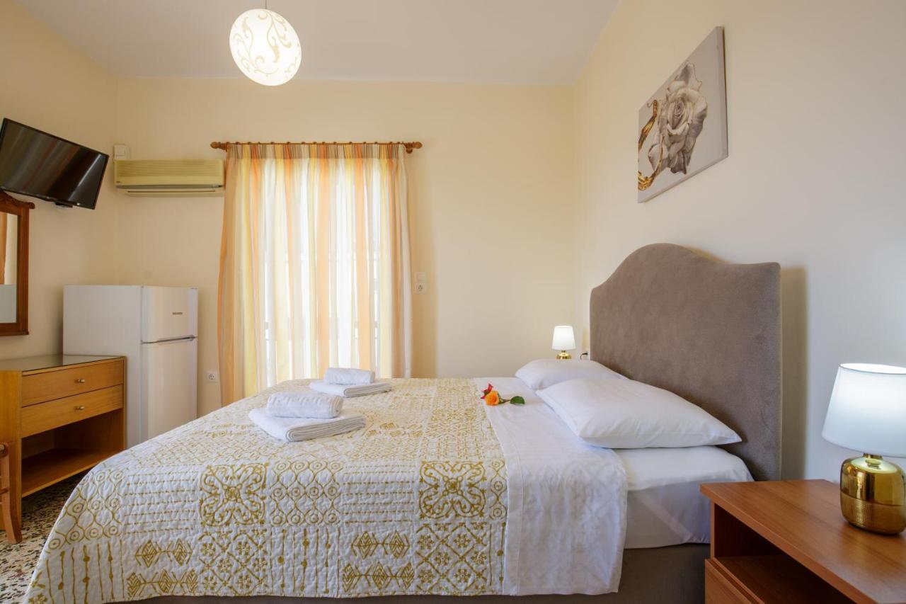 Akrogiali Beach Rooms Amarynthos Eksteriør billede