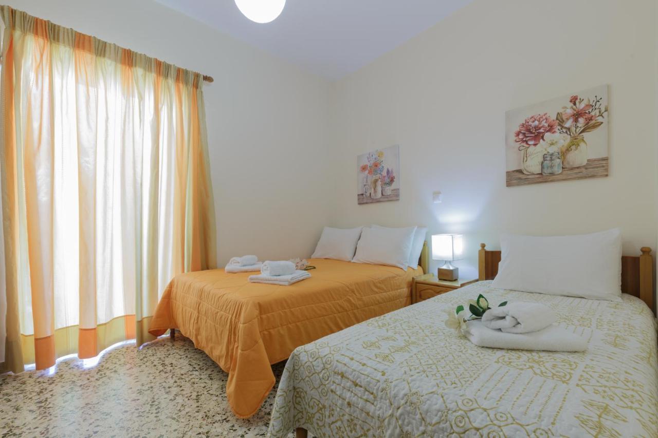 Akrogiali Beach Rooms Amarynthos Eksteriør billede