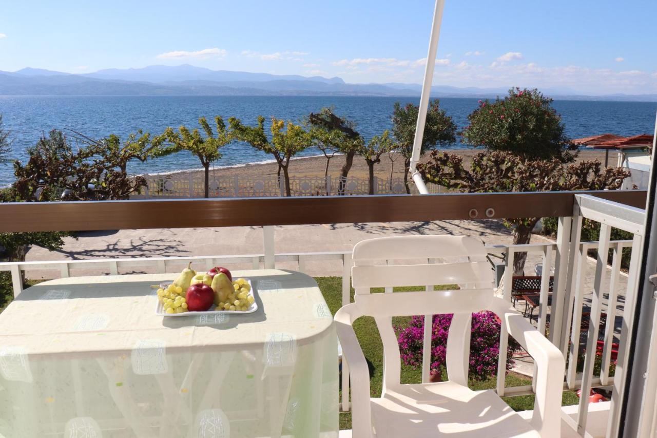 Akrogiali Beach Rooms Amarynthos Eksteriør billede