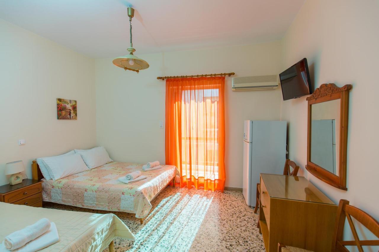Akrogiali Beach Rooms Amarynthos Eksteriør billede