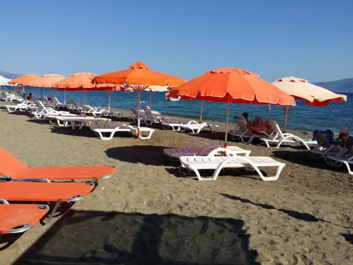 Akrogiali Beach Rooms Amarynthos Eksteriør billede