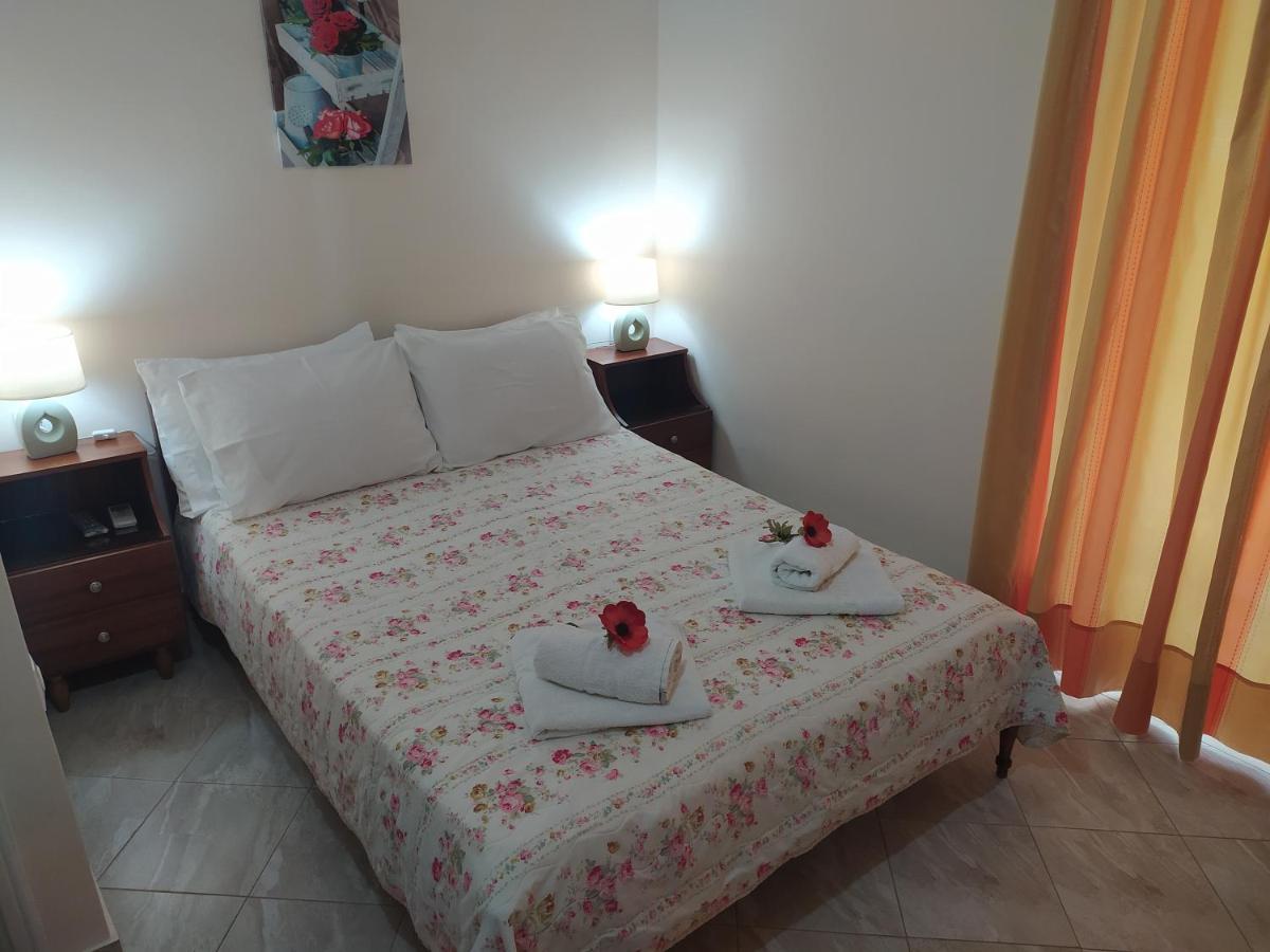 Akrogiali Beach Rooms Amarynthos Eksteriør billede