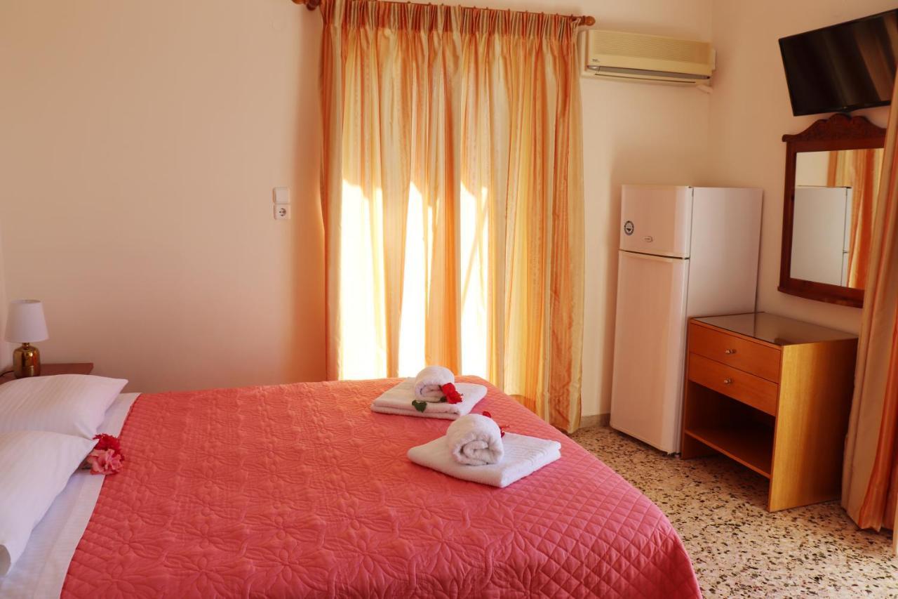 Akrogiali Beach Rooms Amarynthos Eksteriør billede
