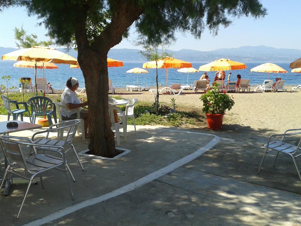Akrogiali Beach Rooms Amarynthos Eksteriør billede