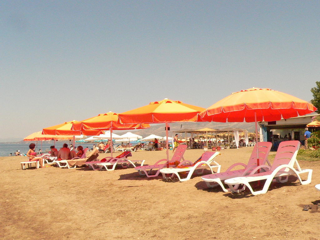 Akrogiali Beach Rooms Amarynthos Eksteriør billede