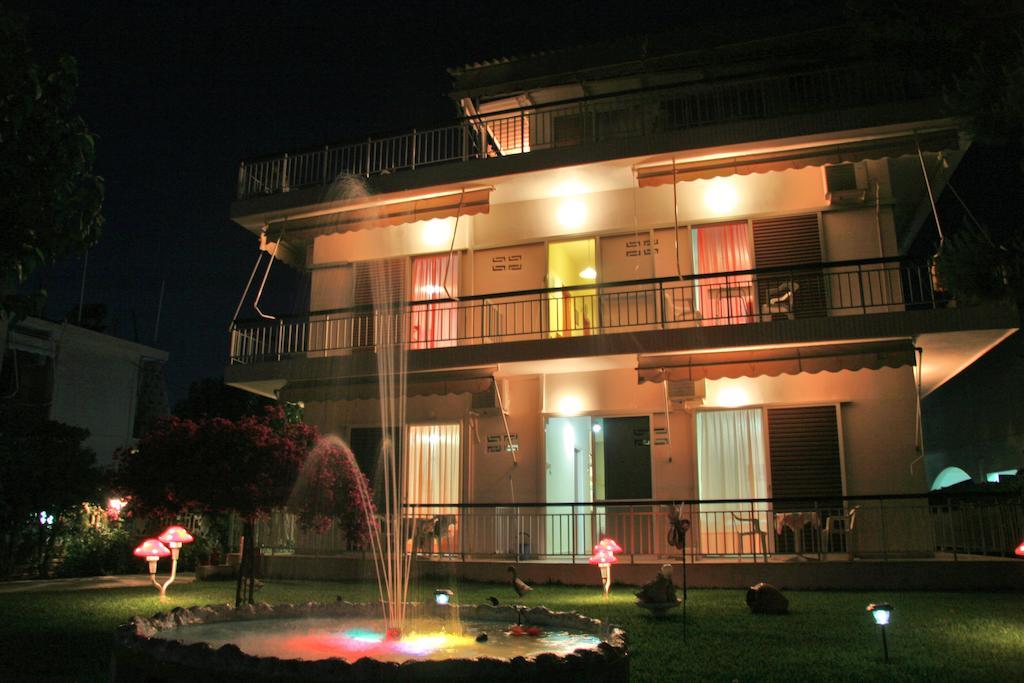 Akrogiali Beach Rooms Amarynthos Eksteriør billede