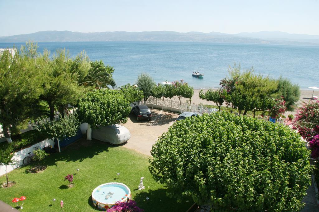Akrogiali Beach Rooms Amarynthos Eksteriør billede