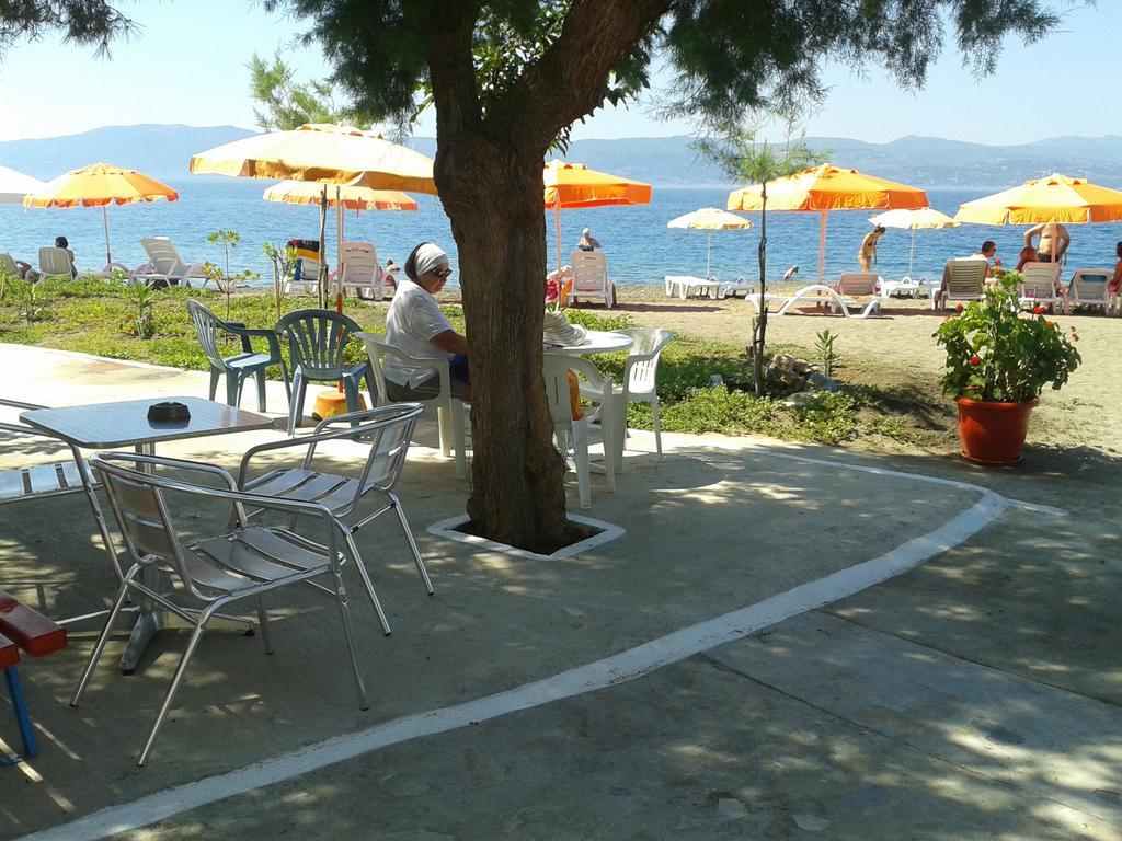 Akrogiali Beach Rooms Amarynthos Eksteriør billede