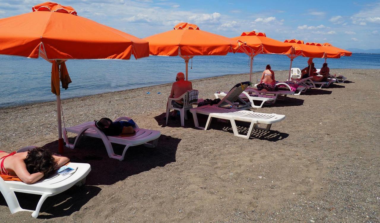Akrogiali Beach Rooms Amarynthos Eksteriør billede
