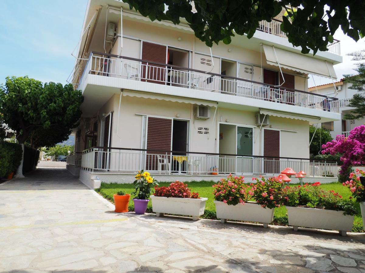 Akrogiali Beach Rooms Amarynthos Eksteriør billede